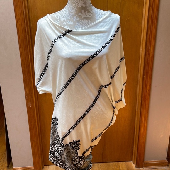 Kanvas asymmetrical bodycon dress. Size large - Picture 1 of 6